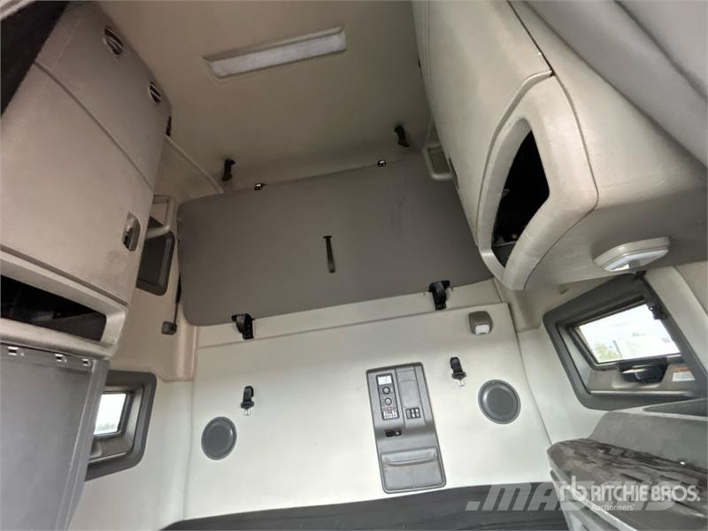 Volvo VNL Truck Tractor Units