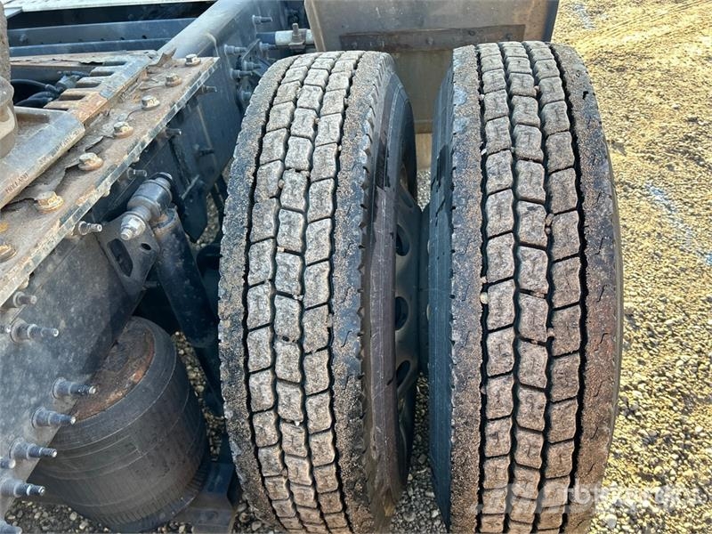 Volvo VNL Trekkers