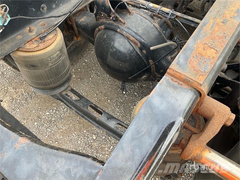 Volvo VNL Naudoti vilkikai