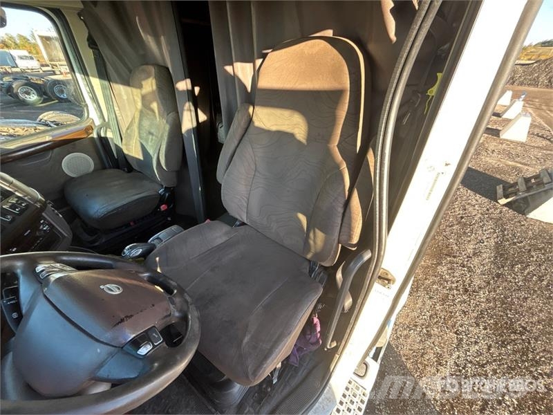 Volvo VNL Ťahače