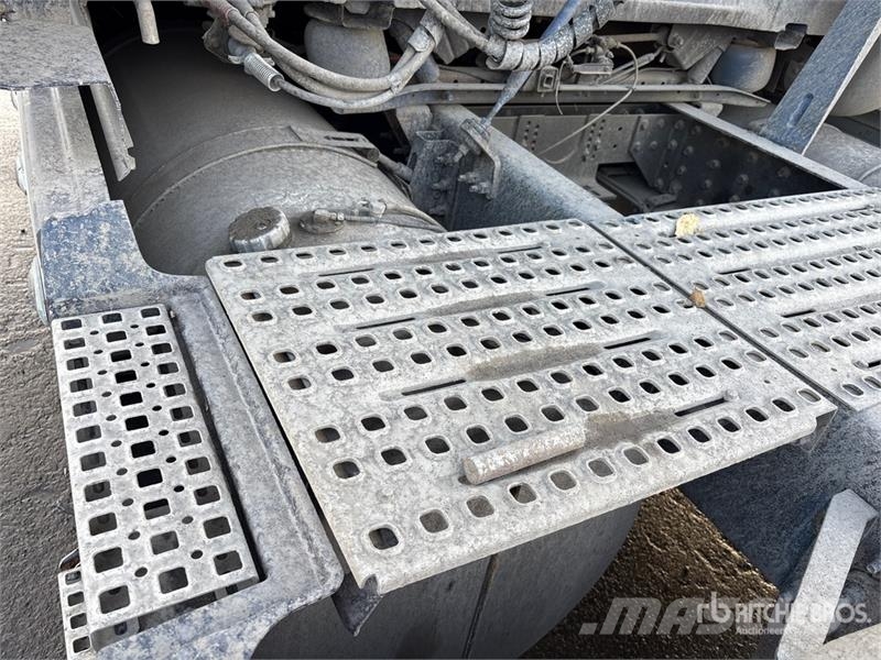 Volvo VNL وحدات الجر
