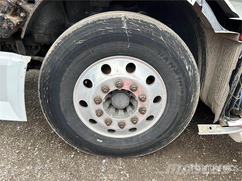 Volvo VNL Trekkers