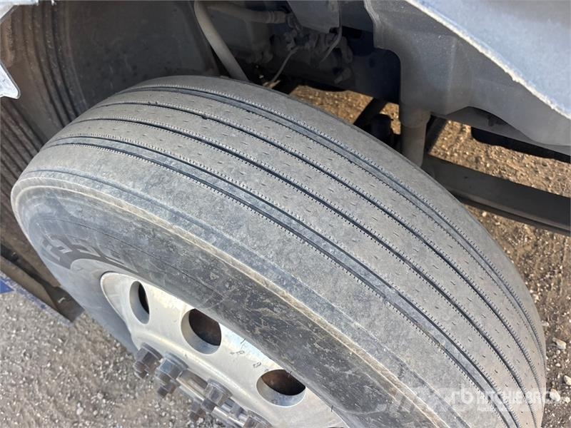 Volvo VNL وحدات الجر