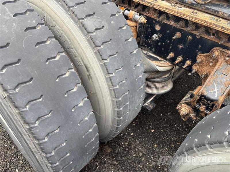 Volvo VNL Tractor Units