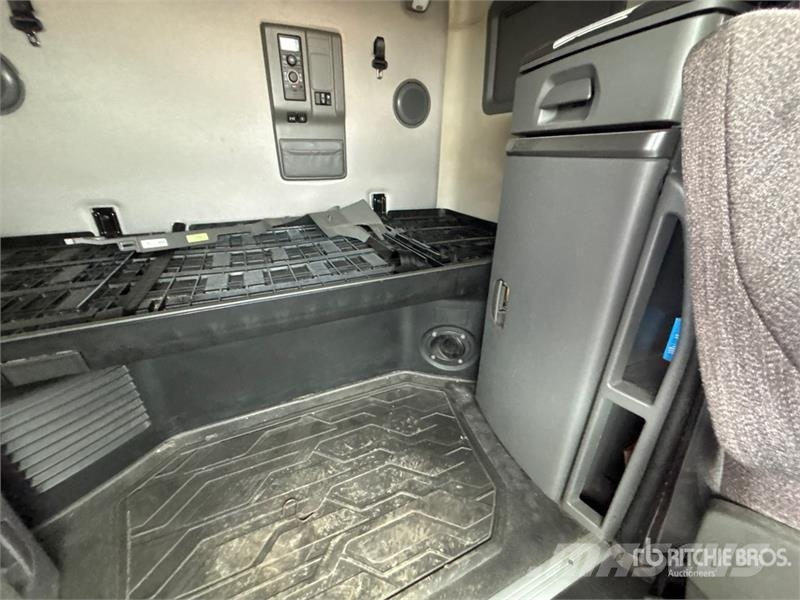 Volvo VNL Truck Tractor Units