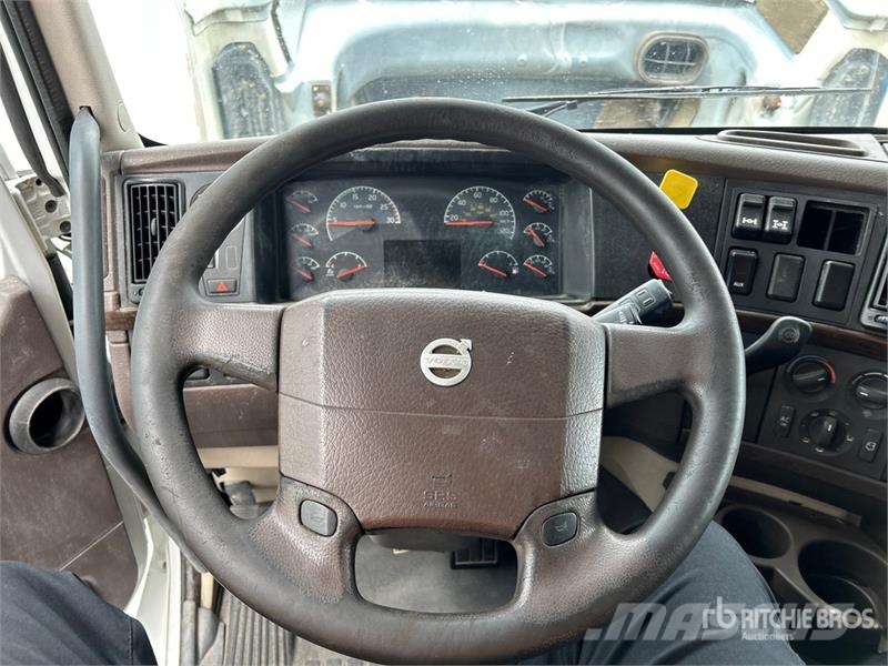 Volvo VNL Prime Movers