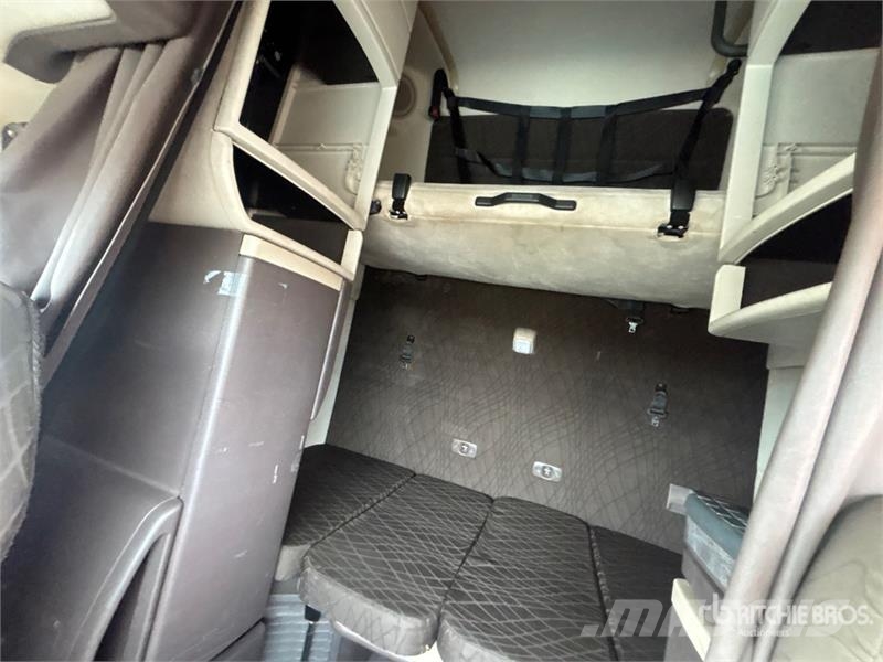 Volvo VNL 牵引车
