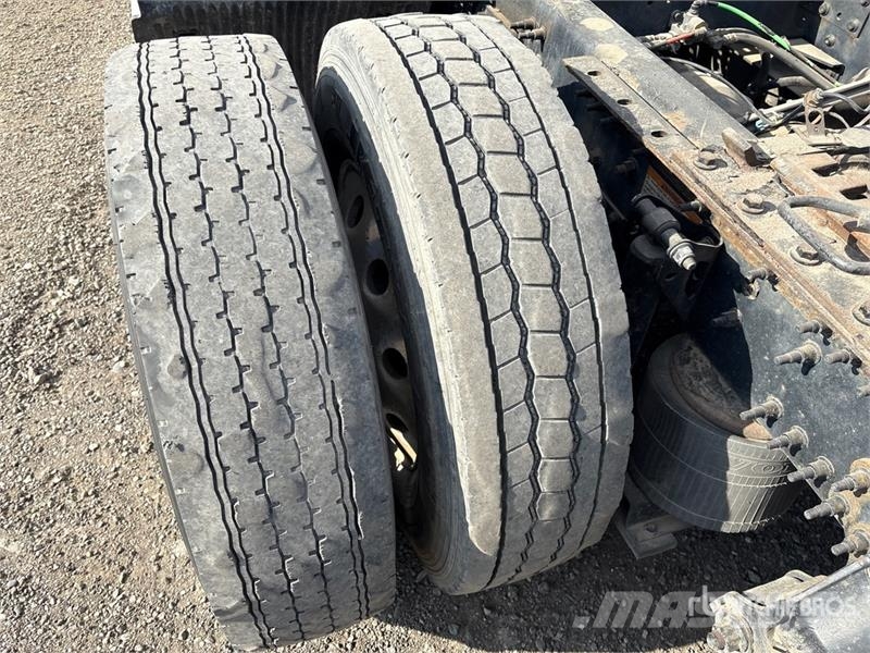 Volvo VNL Motrici e Trattori Stradali