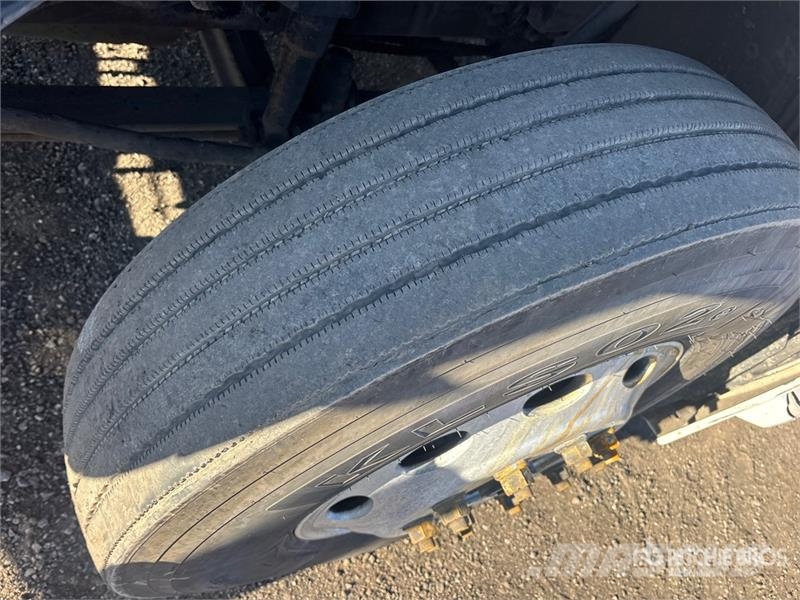Volvo VNL وحدات الجر