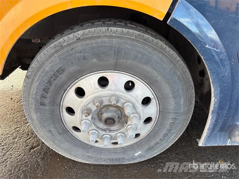 Volvo VNL وحدات الجر