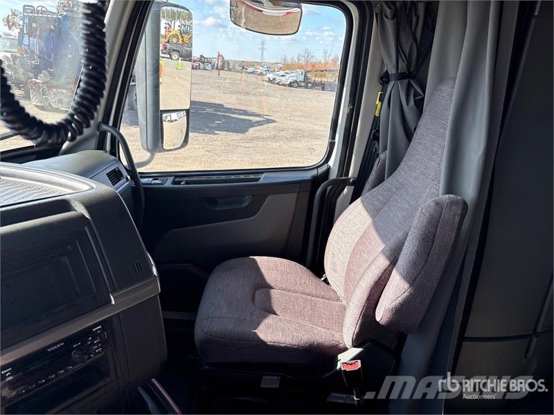 Volvo VNL Sattelzugmaschinen