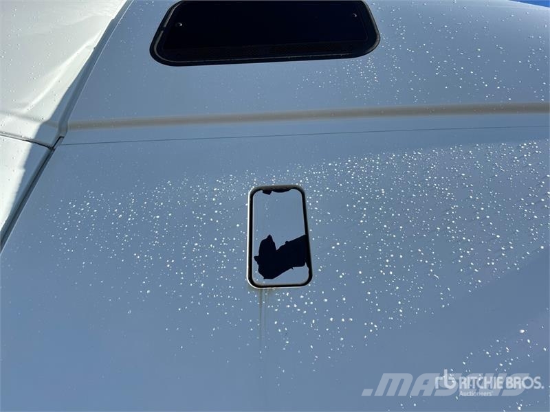 Volvo VNL 牵引车