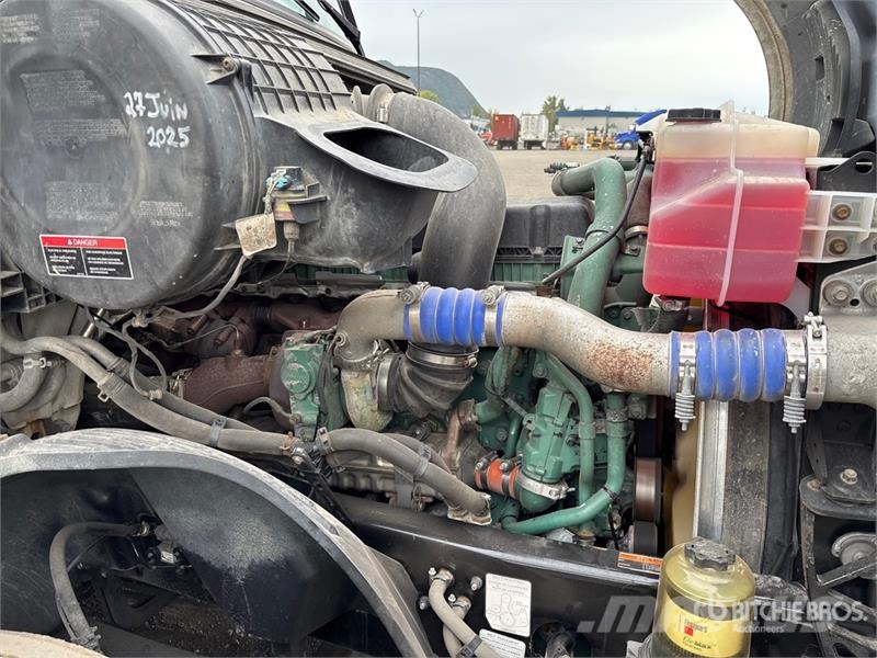 Volvo VNL Motrici e Trattori Stradali