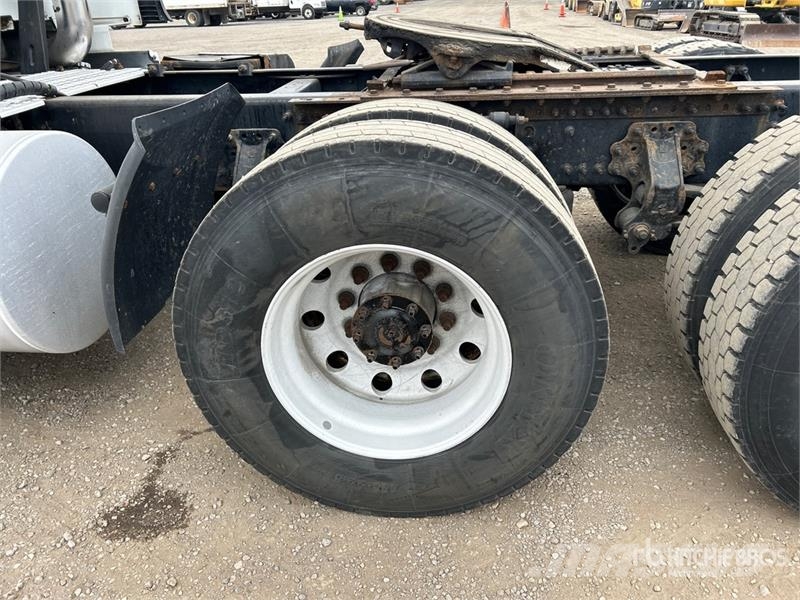 Volvo VNL Sattelzugmaschinen