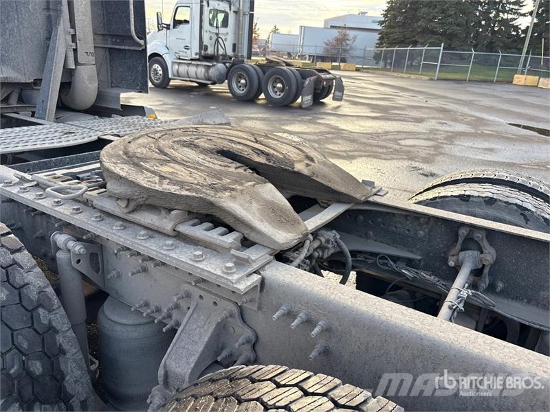 Volvo VNL وحدات الجر
