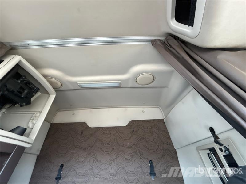 Volvo VNL وحدات الجر