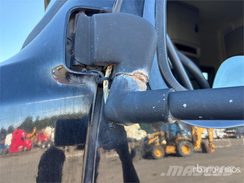 Volvo VNL Naudoti vilkikai