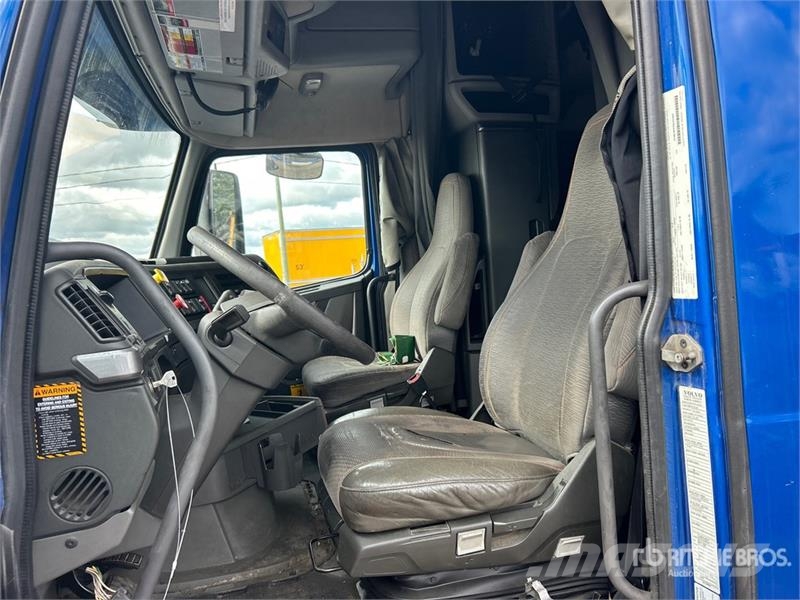 Volvo VNL Tractor Units
