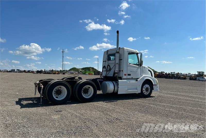 Volvo VNL Tractor Units