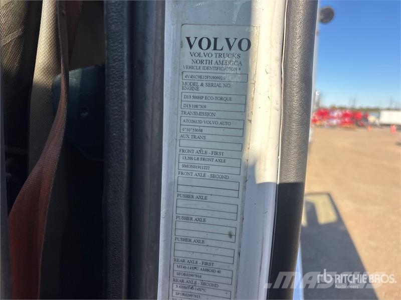 Volvo VNL وحدات الجر