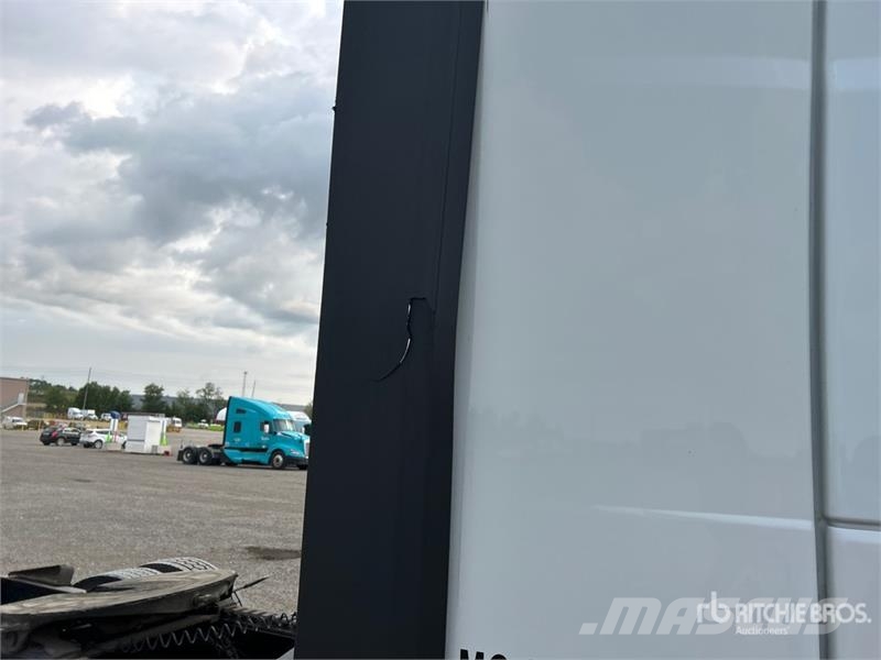 Volvo VNL Tractor Units