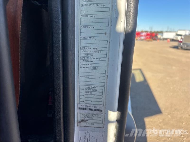 Volvo VNL وحدات الجر