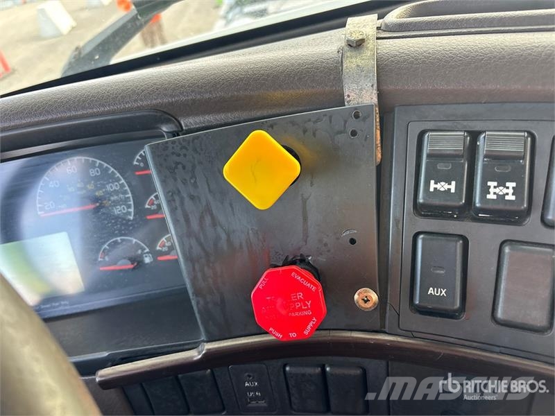 Volvo VNL Sattelzugmaschinen