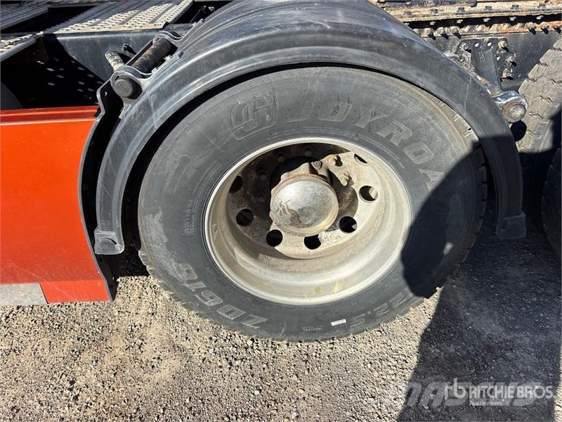 Volvo VNL Tractor Units