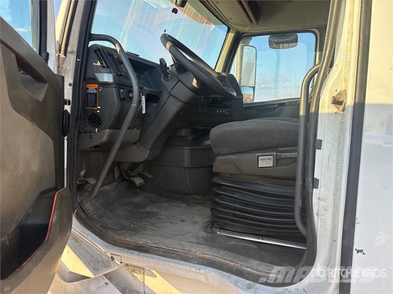Volvo VNL Vilcēji