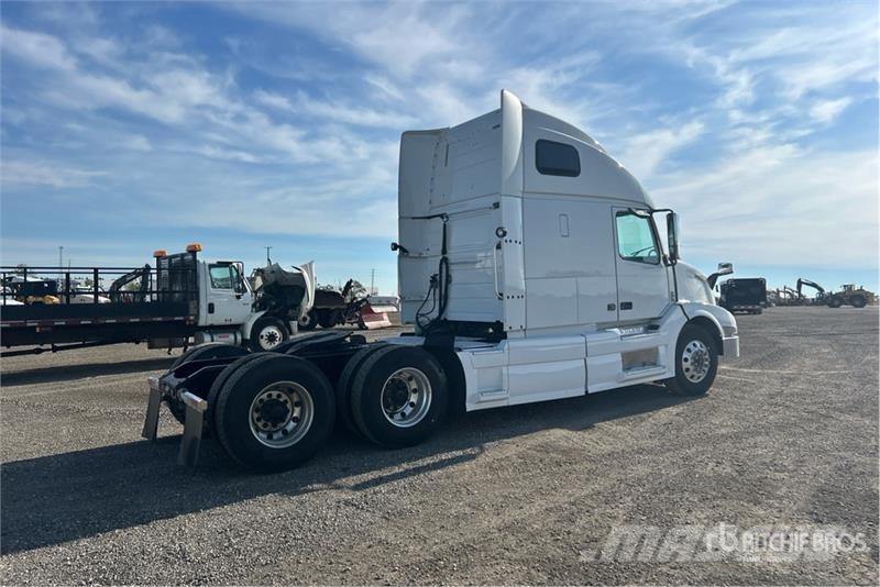 Volvo VNL Motrici e Trattori Stradali