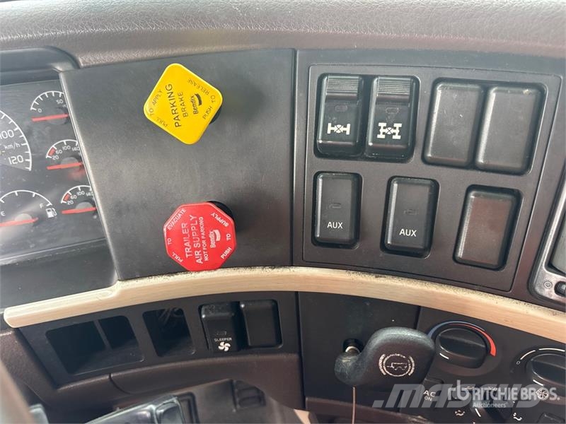 Volvo VNL 牵引车