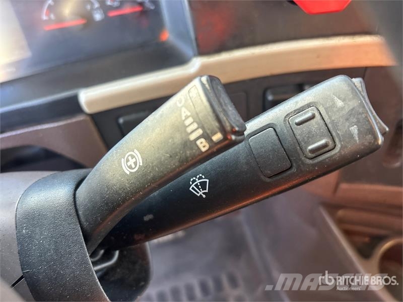 Volvo VNL وحدات الجر