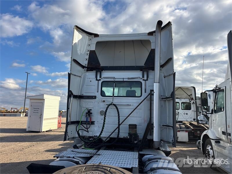 Volvo VNL Sattelzugmaschinen
