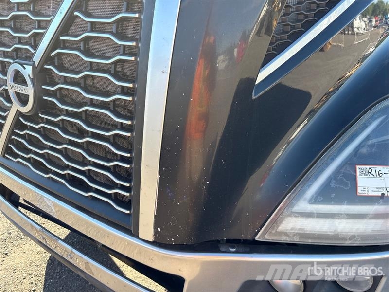 Volvo VNL Naudoti vilkikai