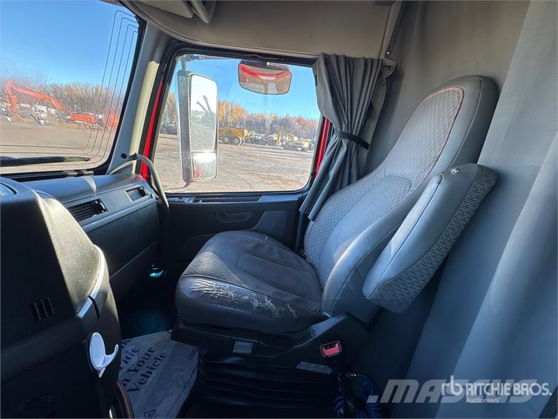 Volvo VNL Sattelzugmaschinen