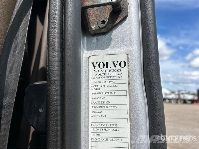 Volvo VNL وحدات الجر