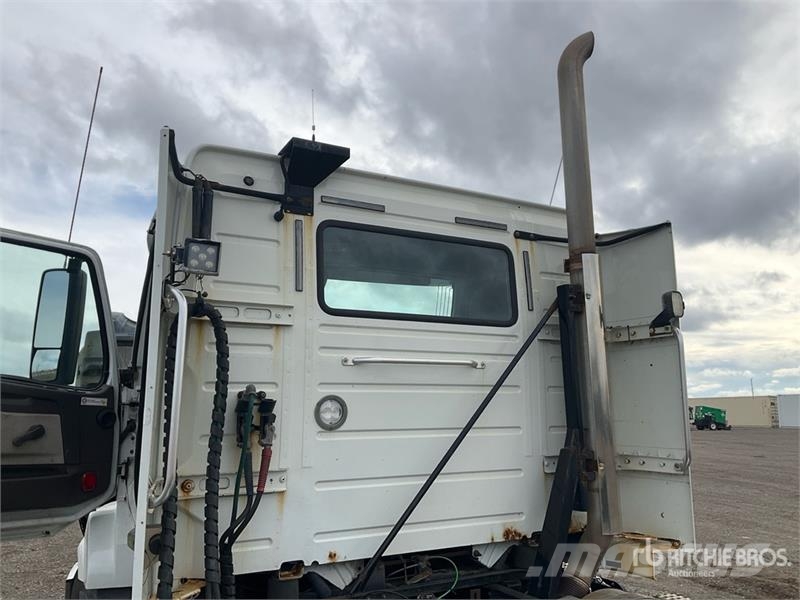 Volvo VNL Naudoti vilkikai