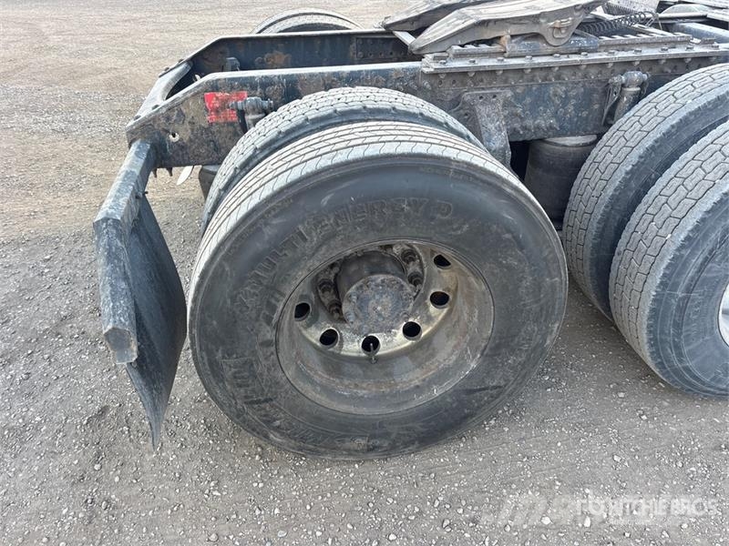 Volvo VNL وحدات الجر