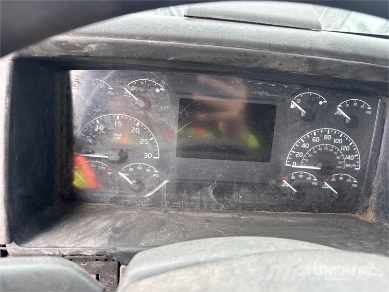 Volvo VNL Vlačilci
