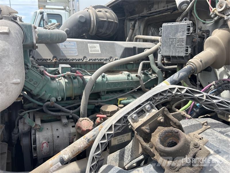 Volvo VNL Vlačilci