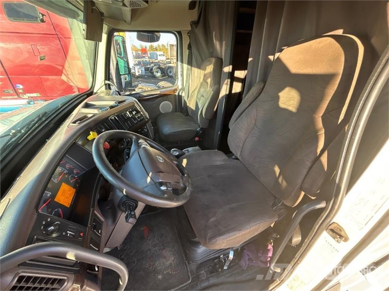 Volvo VNL Ťahače