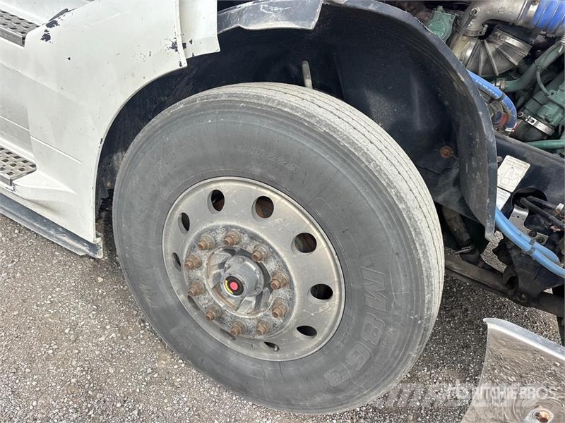 Volvo VNL Vilcēji