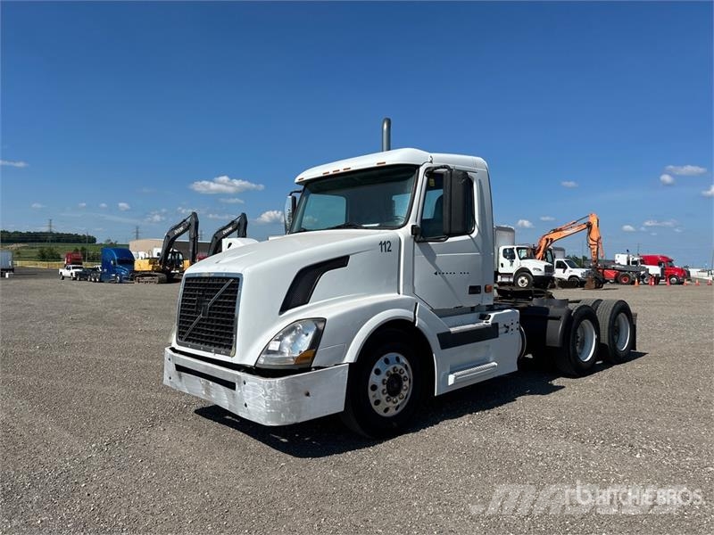 Volvo VNL Tractor Units