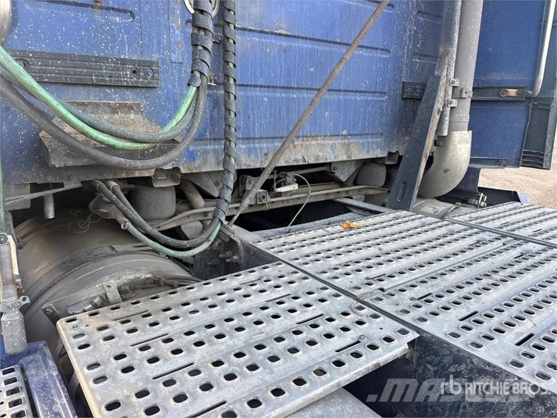 Volvo VNL وحدات الجر