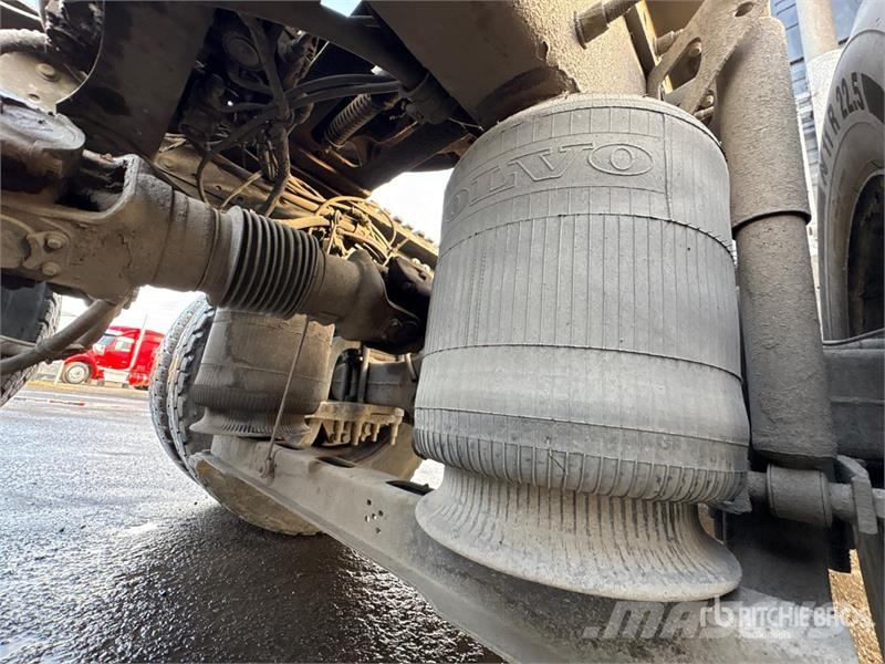 Volvo VNL وحدات الجر