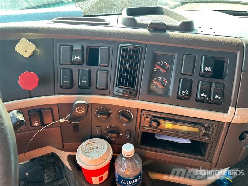 Volvo VNL Dragbilar