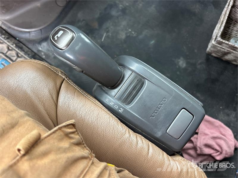 Volvo VNL وحدات الجر