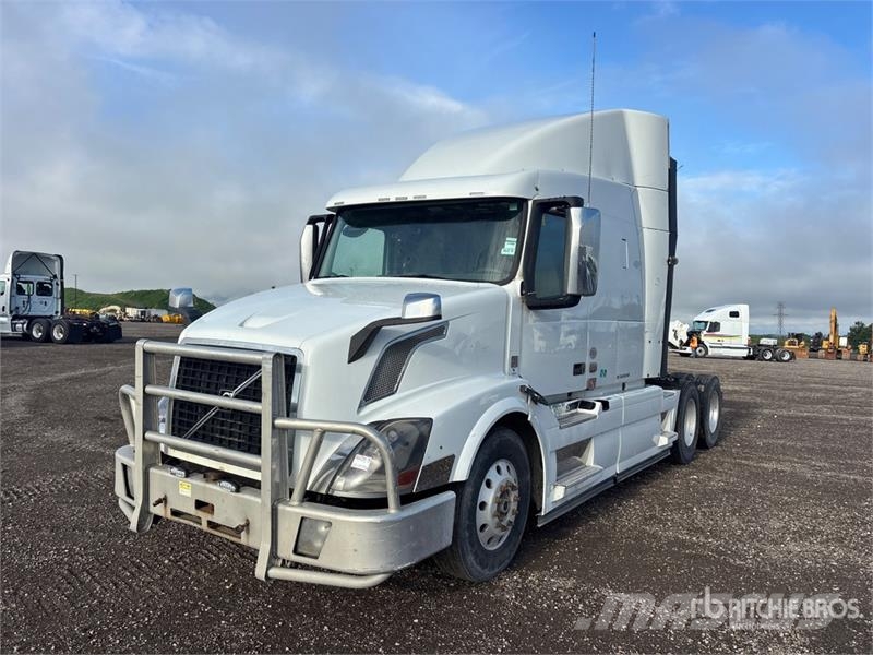 Volvo VNL Tractor Units