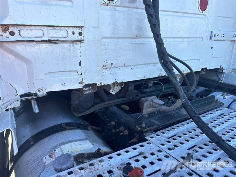 Volvo VNL وحدات الجر