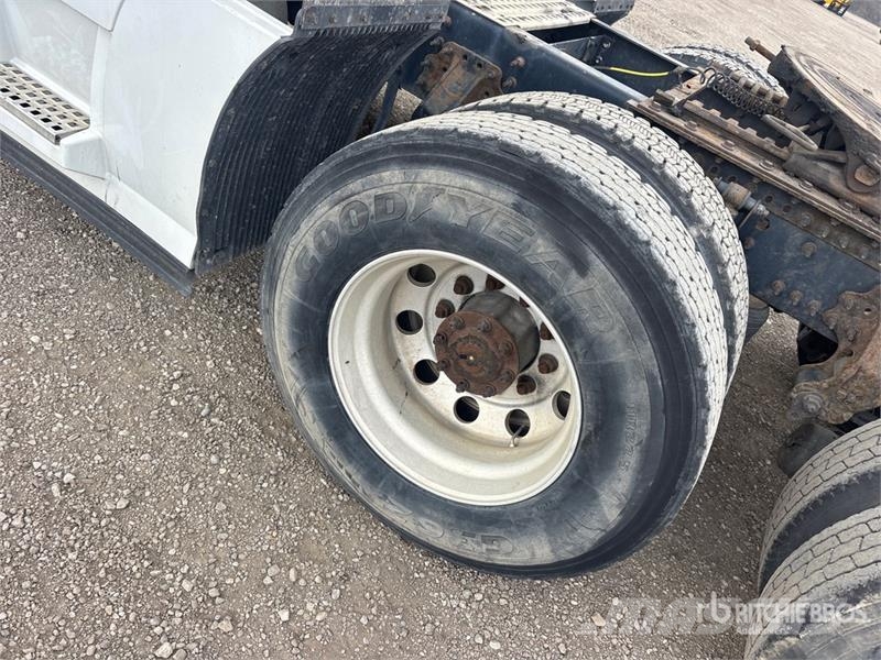 Volvo VNL 牵引车
